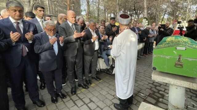 Ahmet Nur Çebi'nin acı günü: Kayınpederi toprağa verildi