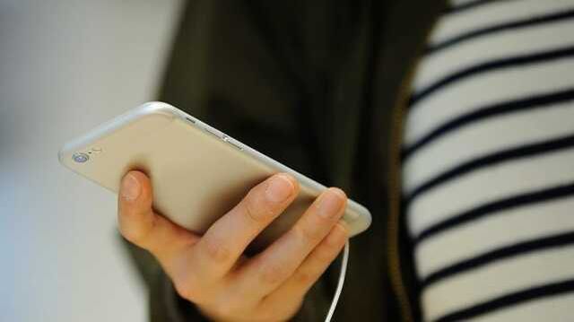 Vergisiz telefon, bilgisayar, tablet ve internet desteğini kimler alabilecek? Başvurular başladı mı, vergisiz telefon şartları neler?