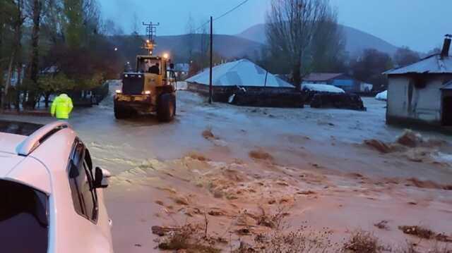Batman ve Diyarbakır'da sel sularına kapılan 2 kişi hayatını kaybetti, 3 çocuk kayboldu