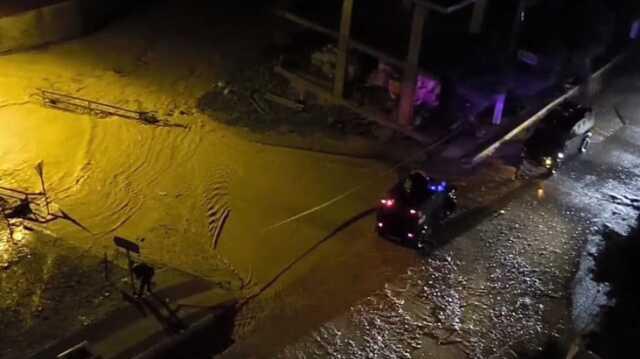 Batman ve Diyarbakır'da sel sularına kapılan 2 kişi hayatını kaybetti, 3 çocuk kayboldu