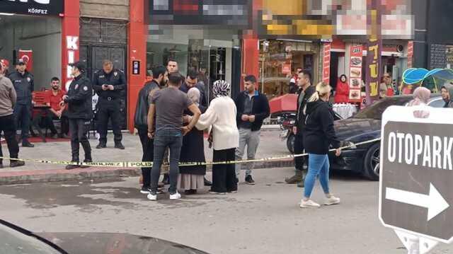 Kocaeli'de restoranda yemek yiyen kadın boşandığı eşi tarafından vurularak öldürüldü