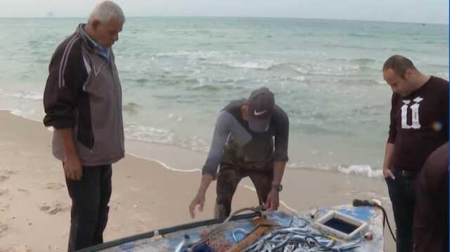 İsrail ordusunun yasağına rağmen onlarca Filistinli sahillere akın etti