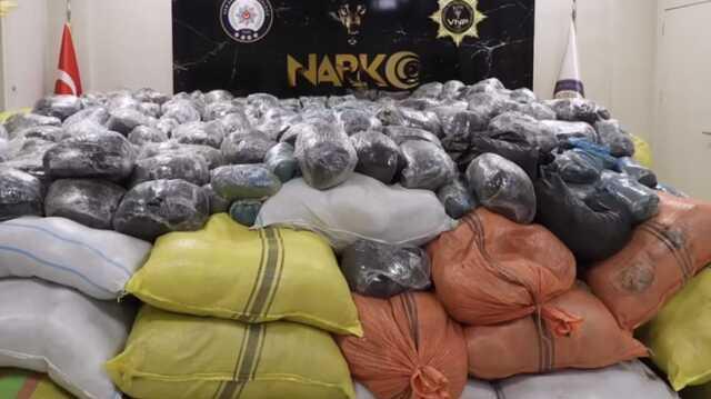 Van'da 4 ton 600 kilogram toz esrar ele geçirildi