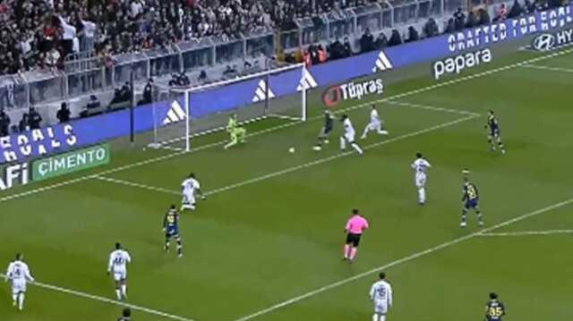 Derbi resmen golle başladı! Fenerbahçe'nin yıldızı yine iş başında