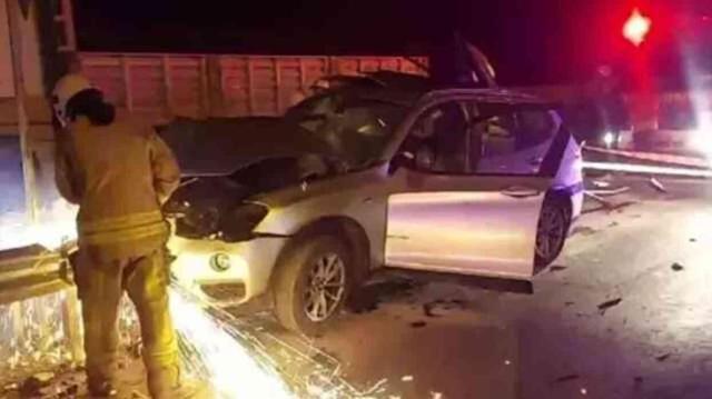 Cip bariyerlere saplandı, sürücü ağır yaralandı