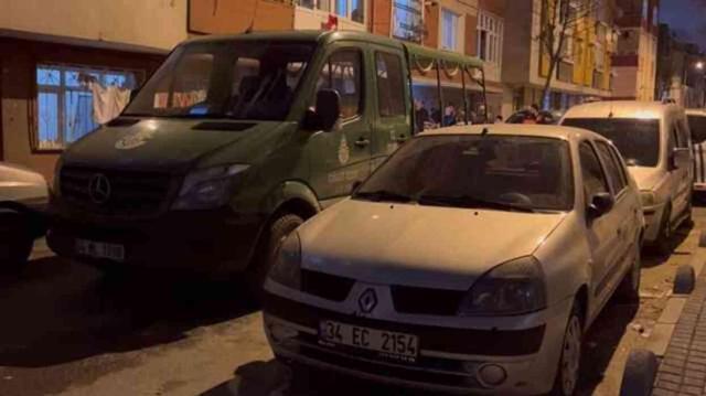 Bağcılar'da psikolojik sorunları olan şahıs, annesini bıçaklayarak öldürdü