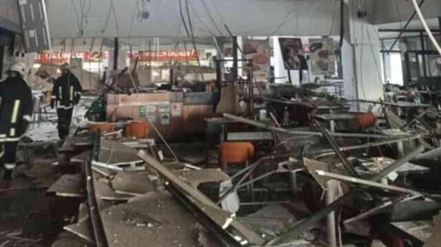 Ünlü zincir restoranın tavanı çöktü, onlarca kişi ölümden döndü