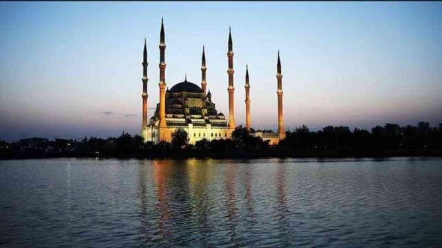 BERAT KANDİLİ ANLAMI NEDİR? Berat Gecesi'nde ne oldu? Berat Kandili'nde hangi ibadetler yapılır?