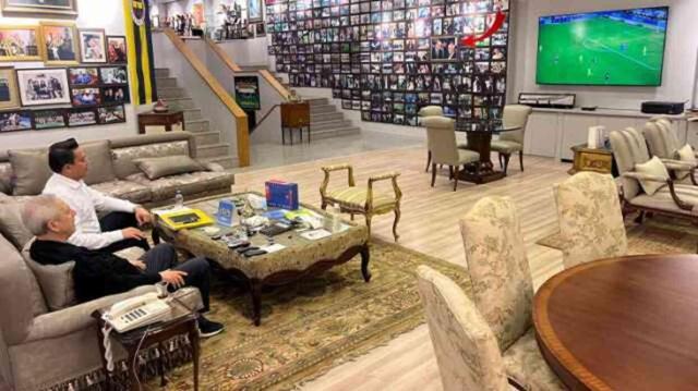 Aziz Yıldırım Fenerbahçe maçı izlerken fotoğraf paylaştı! Herkes aynı detaya takıldı