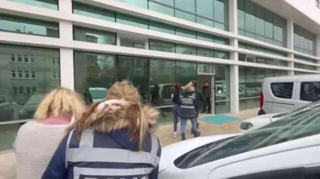 'Dil Düşürme' yöntemiyle girdikleri evlerden hırsızlık yapan 2 kişi tutuklandı