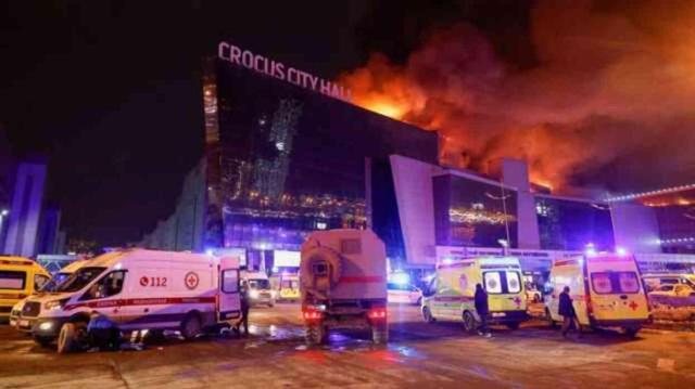 Rusya'nın başkenti Moskova'da bir konser salonunda silahlı saldırı düzenlendi: En az 40 ölü