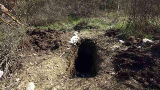 10 gündür kayıp olan adamın cesedi, koyun derileri ve çöplerle kapatılmış şekilde bulundu