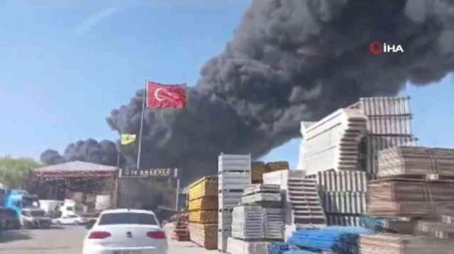 Hurdacılar Sitesi'nde çıkan yangın 3 iş yerine sıçradı