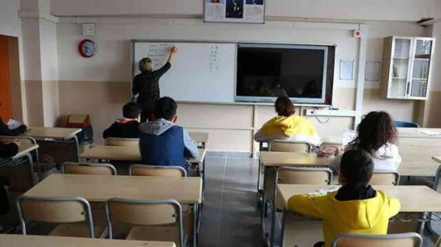 10 Mayıs Cuma günü ders işlenecek mi, grev var mı? Bugün (Cuma) ders var mı, okullar tatil mi?