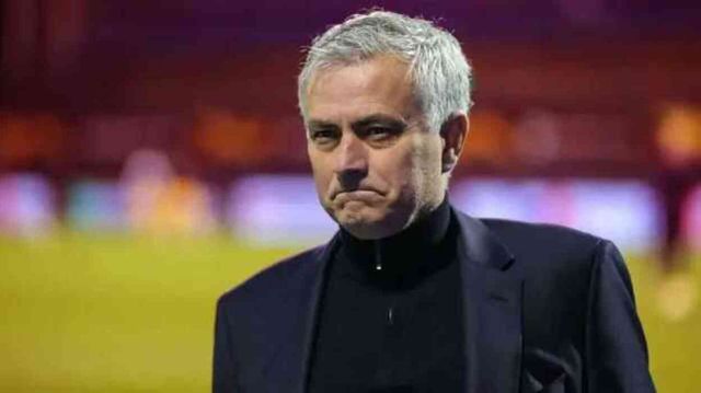 Fenerbahçeliler çıldıracak! Mourinho, ezeli rakibe imzayı atıyor