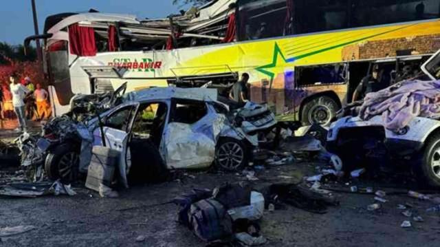 Mersin'deki katliam gibi trafik kazasında otoyol savaş alanına döndü