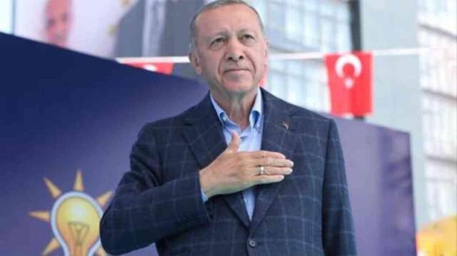 Erdoğan ile özdeşleşen 'Winner' ceketi Özel'den sonra İmamoğlu da giydi
