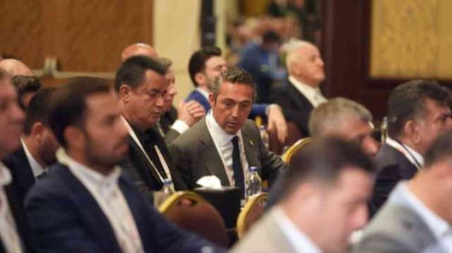 TFF seçiminde kriz! Ali Koç, Büyükekşi'nin yanına oturmayıp sandalyesini boş bıraktı