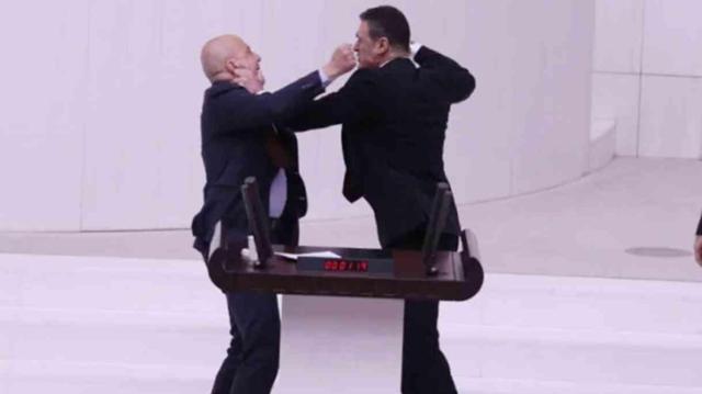 Cumhurbaşkanı Erdoğan'dan Alper Özalan'ın Ahmet Şık'ı yumruklamasına ilk yorum