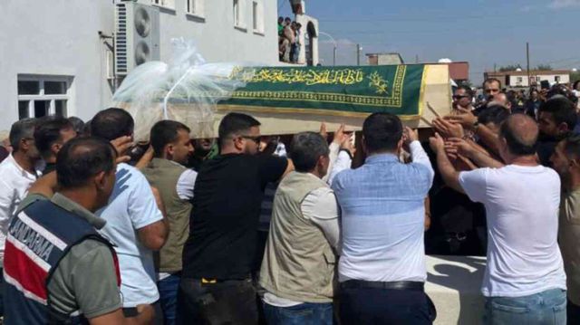 İmamın sözleri Narin Güran'ın cenaze törenine damga vurdu: Bugün burada musallada yatan bizim vicdanımızdır