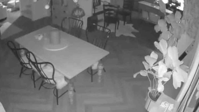 Ölüm yıl dönümünde kocasının hayaletini güvenlik kamerasında gören kadın, büyük şok yaşadı