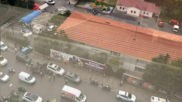 Okulda tartışma çıkınca öğretmen ateş saçtı