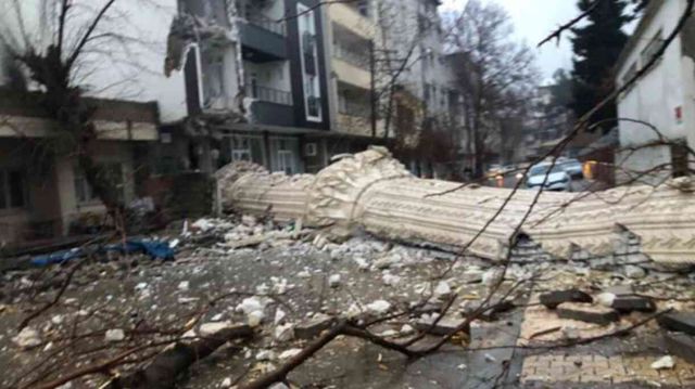 Depremde üzerine minare devrilen evdeki zararı kimin karşılayacağı belli oldu