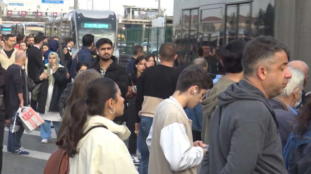 İstanbul'da trafik yoğunluğu yaşanıyor