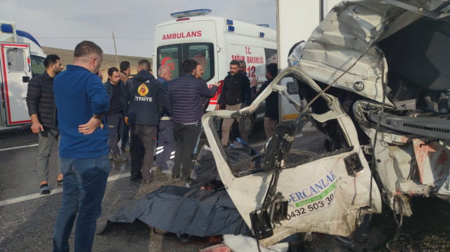 Van'da katliam gibi kaza: 6 ölü, 8 yaralı