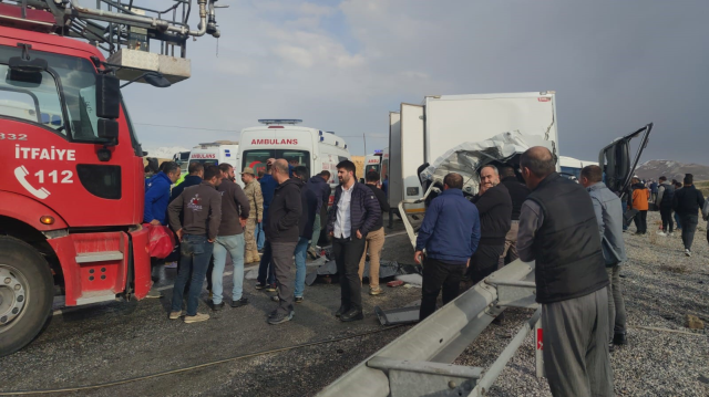 Van'da katliam gibi kaza: 6 ölü, 8 yaralı