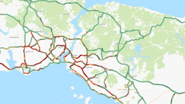 6.2 Şiddetinde Deprem Sonrası Avcılar'da Trafik Karmaşası