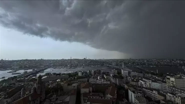 İstanbul Valiliğinden fırtına uyarısı