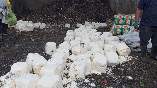 Yakalanmasalar vatandaşa yedireceklerdi! 7 ton bozulmuş peynir imha edildi