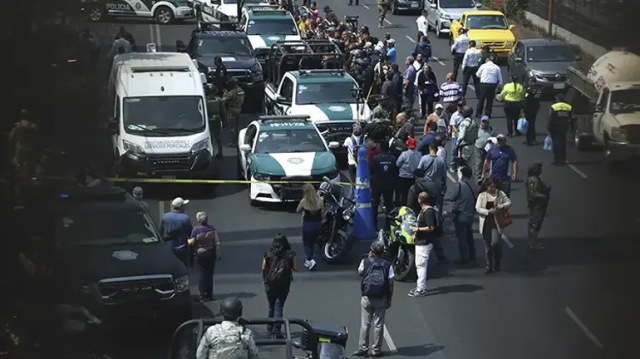 Meksika'da belediye başkanı sekreteri ve danışmanı silahlı saldırıda öldü