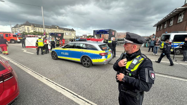 Almanya'da tren istasyonunda bıçaklı saldırı: 6'sı ağır, 12 yaralı