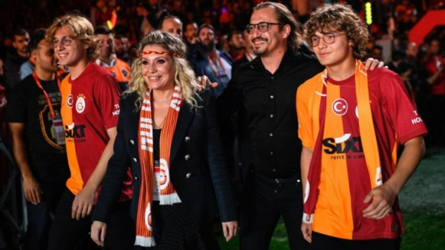 Galatasaraylı genç futbolcuya Yenikapı'da şok eden protesto