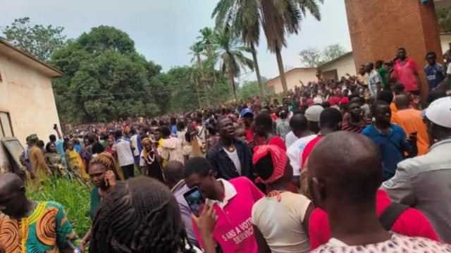 Okulda trafo patladı: İzdihamda 29 öğrenci hayatını kaybetti, 260 yaralı