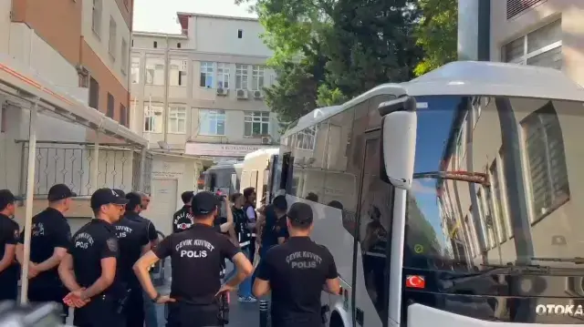 İBB'ye yönelik yolsuzluk soruşturmasında 5 kişi tutuklandı, İETT Genel Müdürü dahil 20 kişi serbest