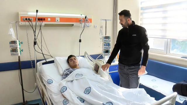 Mantardan zehirlenip entübe edilen Batuhan, babasının karaciğeriyle hayata tutundu