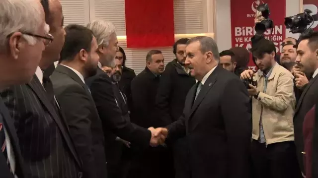 Destici'den DEM Parti'nin saç örme akımına tepki: Bozkurt'un yelesidir, çakalın oyuncağı olamaz