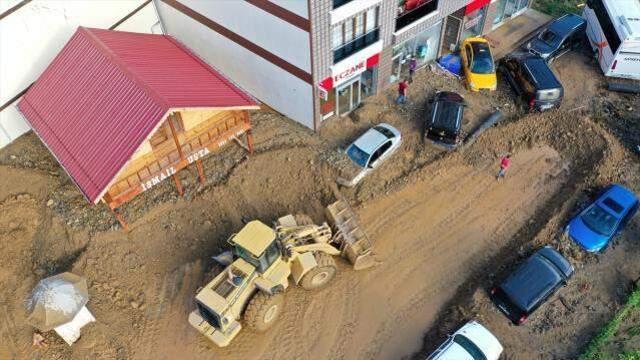 Rize'de sel ve heyelan afetinin hasarı gün ağarınca ortaya çıktı
