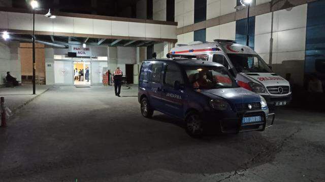 Bu neyin nefreti! İki kardeşine evlerinde kurşun yağdırdı