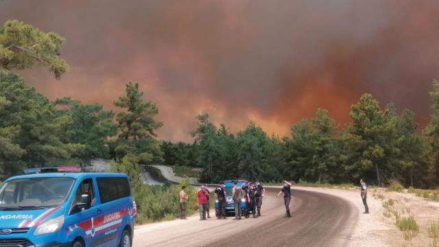 Antalya'da can telaşı fotoğraf karelerini yansıdı