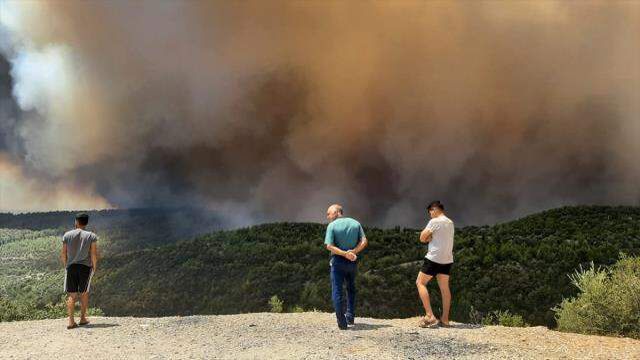 Antalya'da can telaşı fotoğraf karelerini yansıdı