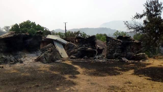 Marmaris'te alevler yeniden şiddetlendi, Datça karayolu ulaşıma kapandı