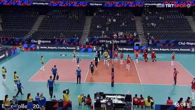 Milli Takım'ın maçında yürekler ağza geldi! Hakem fenalaşınca karşılaşmaya ara verildi