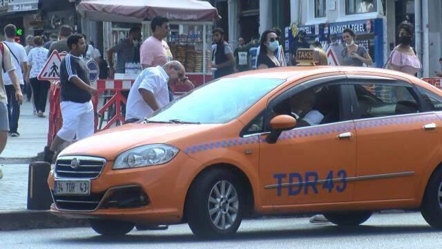 Taksim'de kısa mesafe almayan ve müşteri seçen taksicilere ceza kesildi