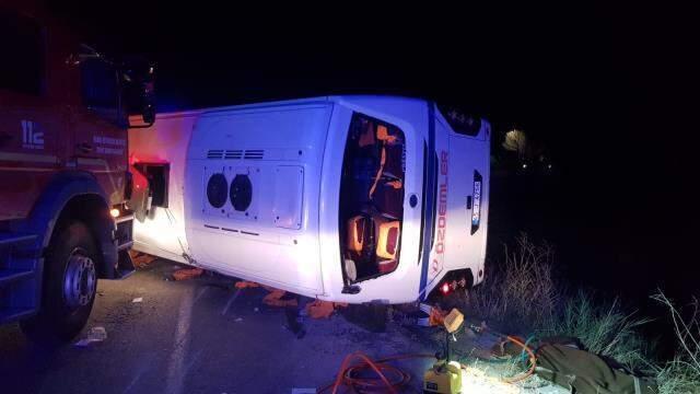 Manisa'da yolcu otobüsü şarampole yuvarlandı! Çok sayıda ölü ve yaralı var