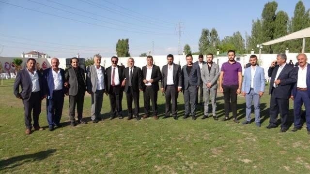 Aşiret düğününde damada 3,4 milyon TL, geline ise kilolarca altın takıldı