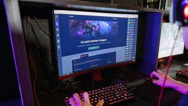 22 yaşındaki Harvard mezunu genç, kendi amatör espor şirketini kurdu